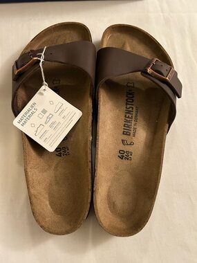 New in Box Birkenstock Madrid Single-Strap Sandals - Brown, size 9
